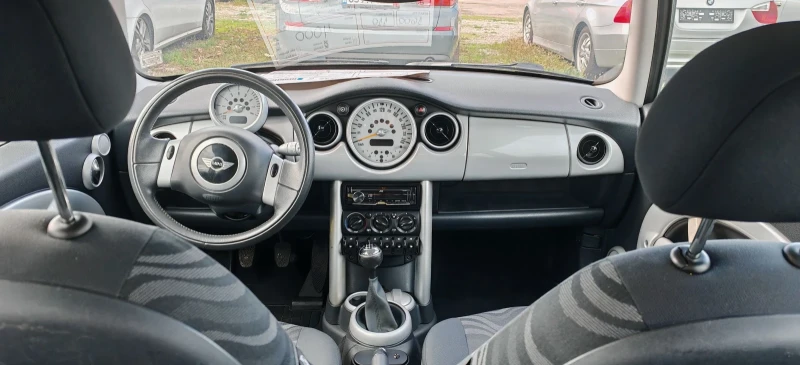Mini One 1.6i , снимка 11 - Автомобили и джипове - 52394047