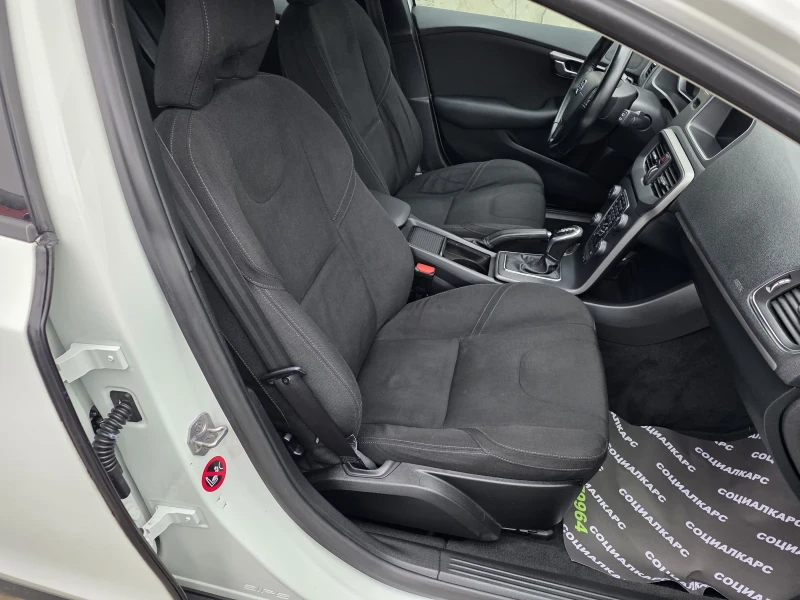 Volvo V40 Cross Country Avtomat , снимка 15 - Автомобили и джипове - 52875301