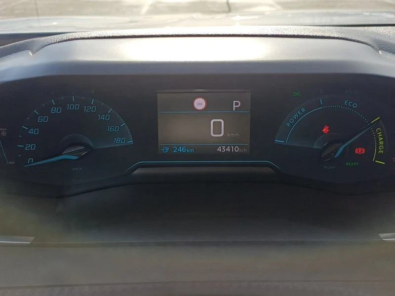 Peugeot 2008, снимка 12 - Автомобили и джипове - 53560145