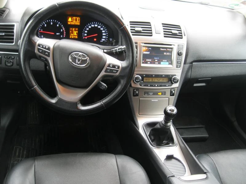 Toyota Avensis Executive, снимка 15 - Автомобили и джипове - 34916460