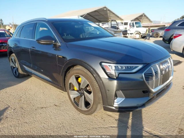 Audi E-Tron Premium Plus