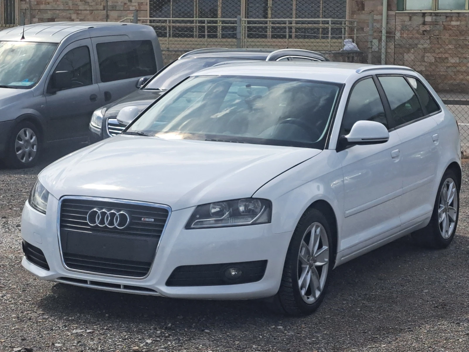 Audi A3 1.6i 102к.с. АВТОМАТ  - изображение 2