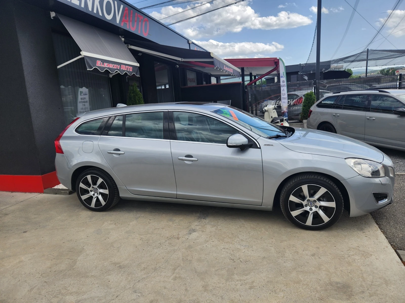 Volvo V60 89213км D6-215к.с AWD-PLUGIN HYBRID-ШВЕЙЦАРИЯ - изображение 5