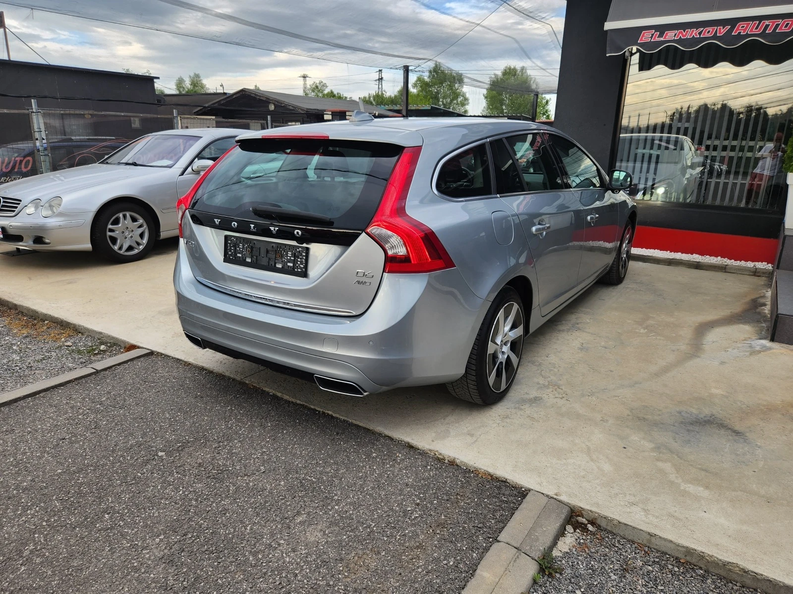 Volvo V60 89213км D6-215к.с AWD-PLUGIN HYBRID-ШВЕЙЦАРИЯ - изображение 8