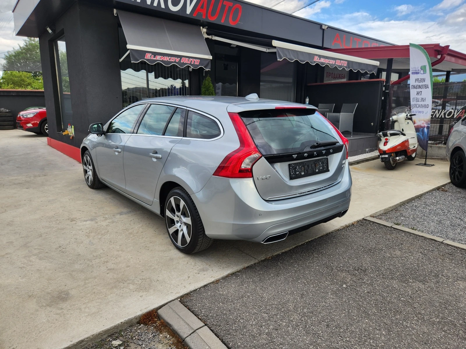 Volvo V60 89213км D6-215к.с AWD-PLUGIN HYBRID-ШВЕЙЦАРИЯ - изображение 6