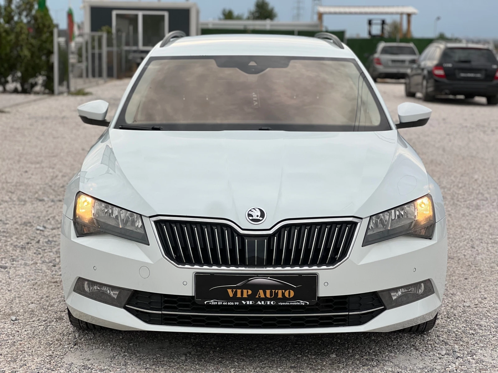 Skoda Superb 2.0TDI DISTRONIC - изображение 3