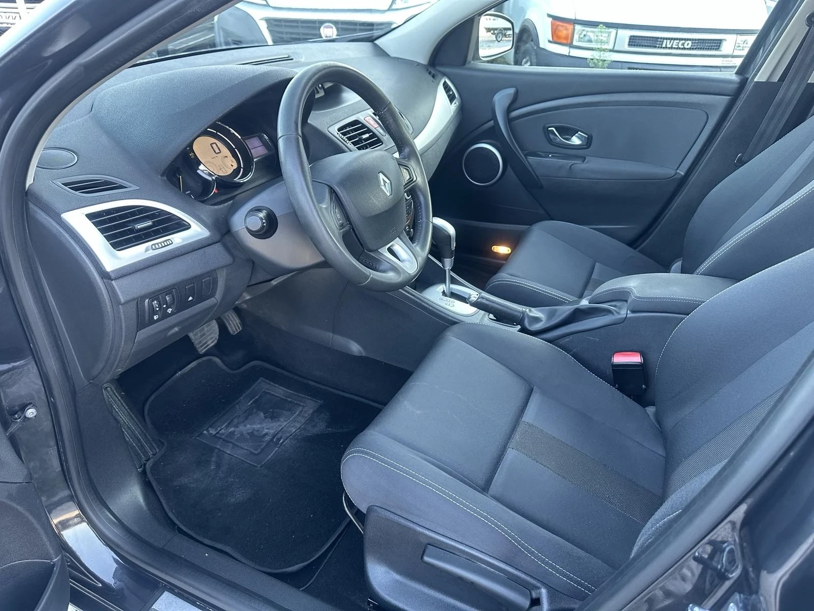 Renault Megane 1.5/DCI ИТАЛИЯ - изображение 7