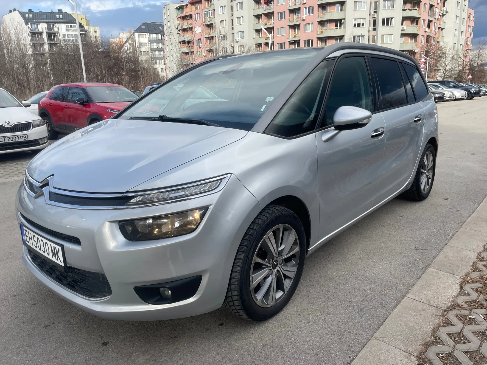Citroen Grand C4 Picasso 2.0 - изображение 4