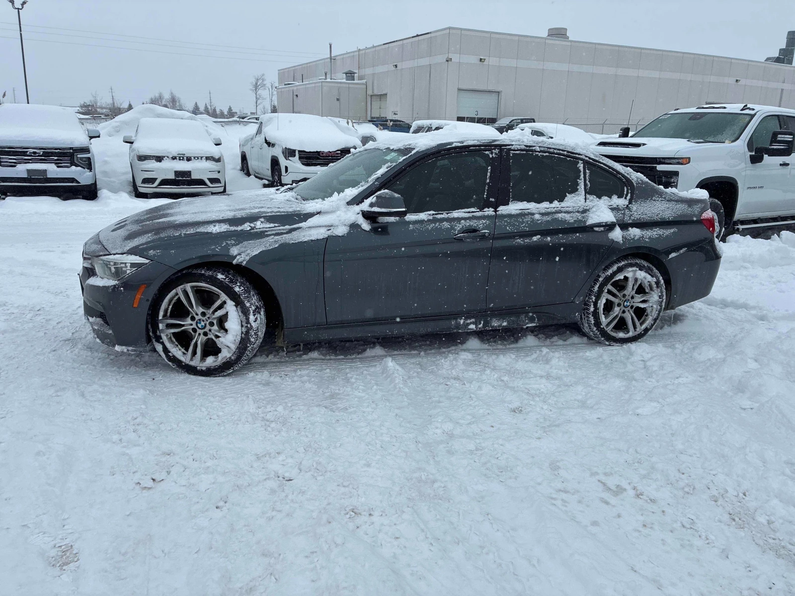 BMW 330 M ПАКЕТ * * CARFAX * * АВТО КРЕДИТ * *  - изображение 4