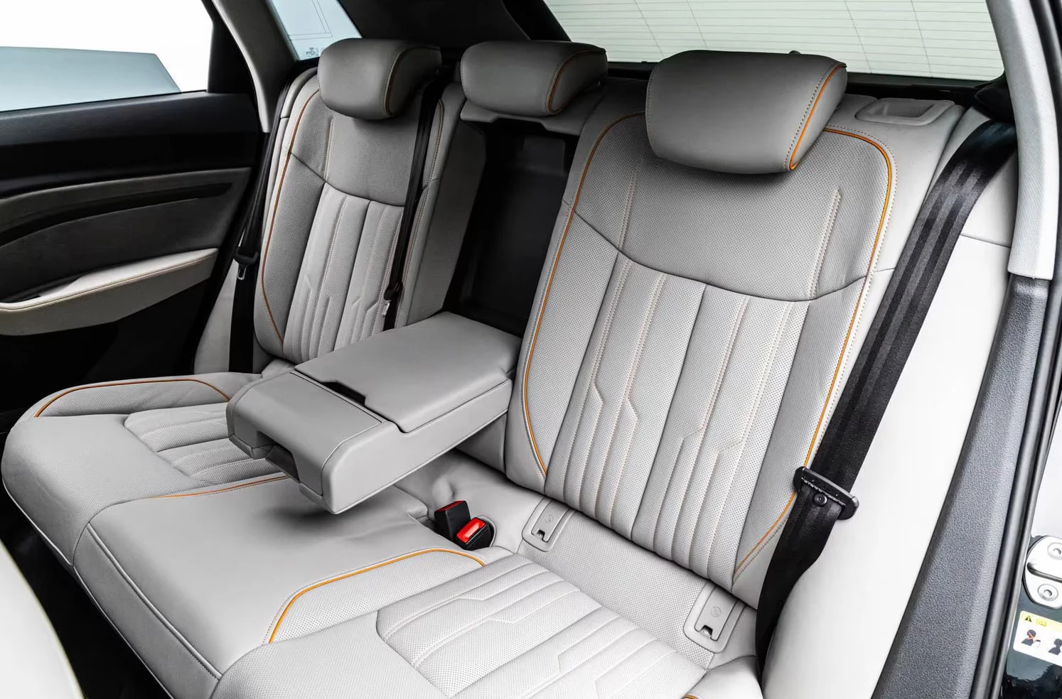 Audi E-Tron 50/313HP/SLINE/BLACK/ACC/B&O/360/MEMO/CAM/291z, снимка 15 - Автомобили и джипове - 54139152