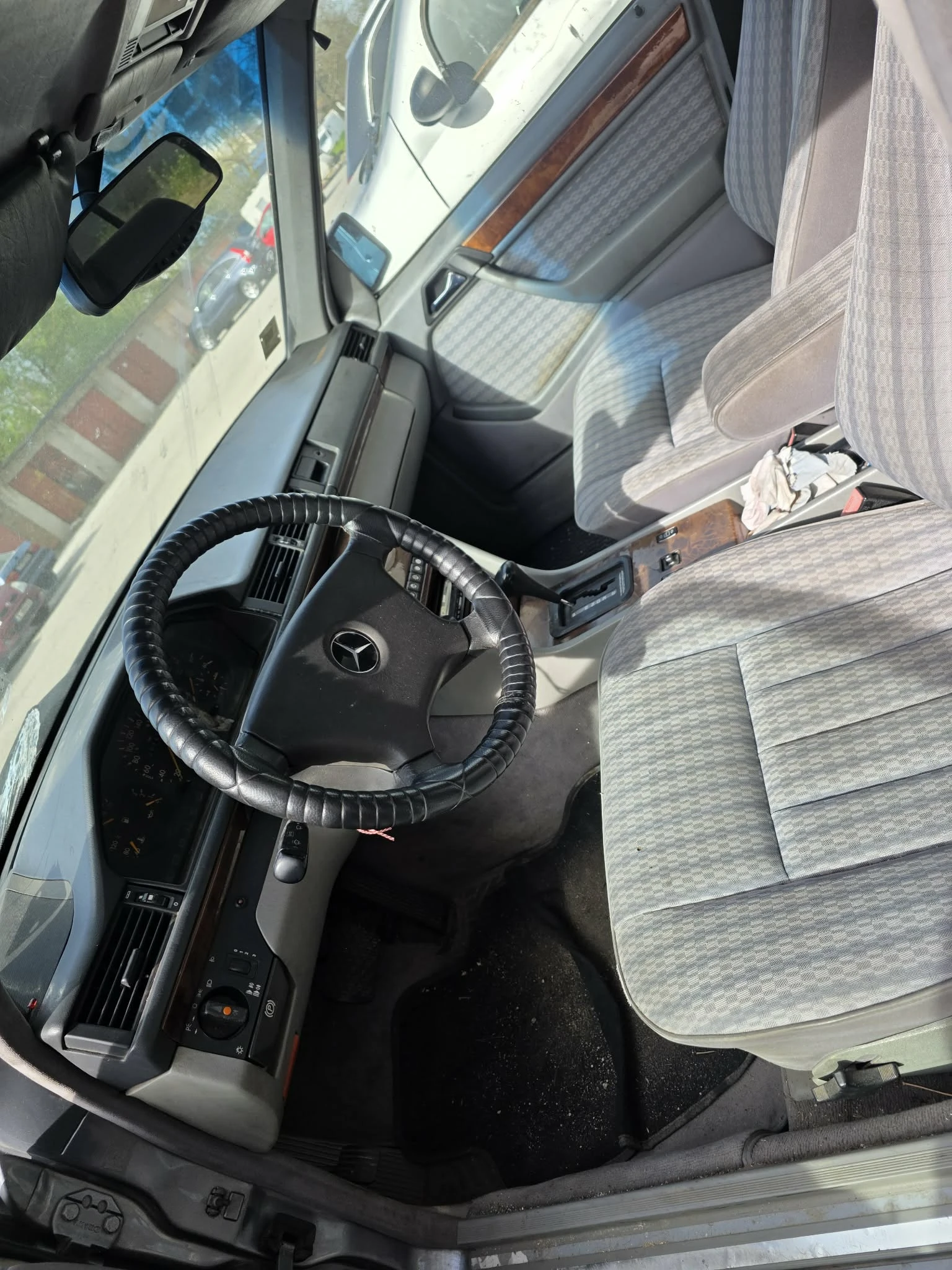 Mercedes-Benz 124, снимка 8 - Автомобили и джипове - 54331105