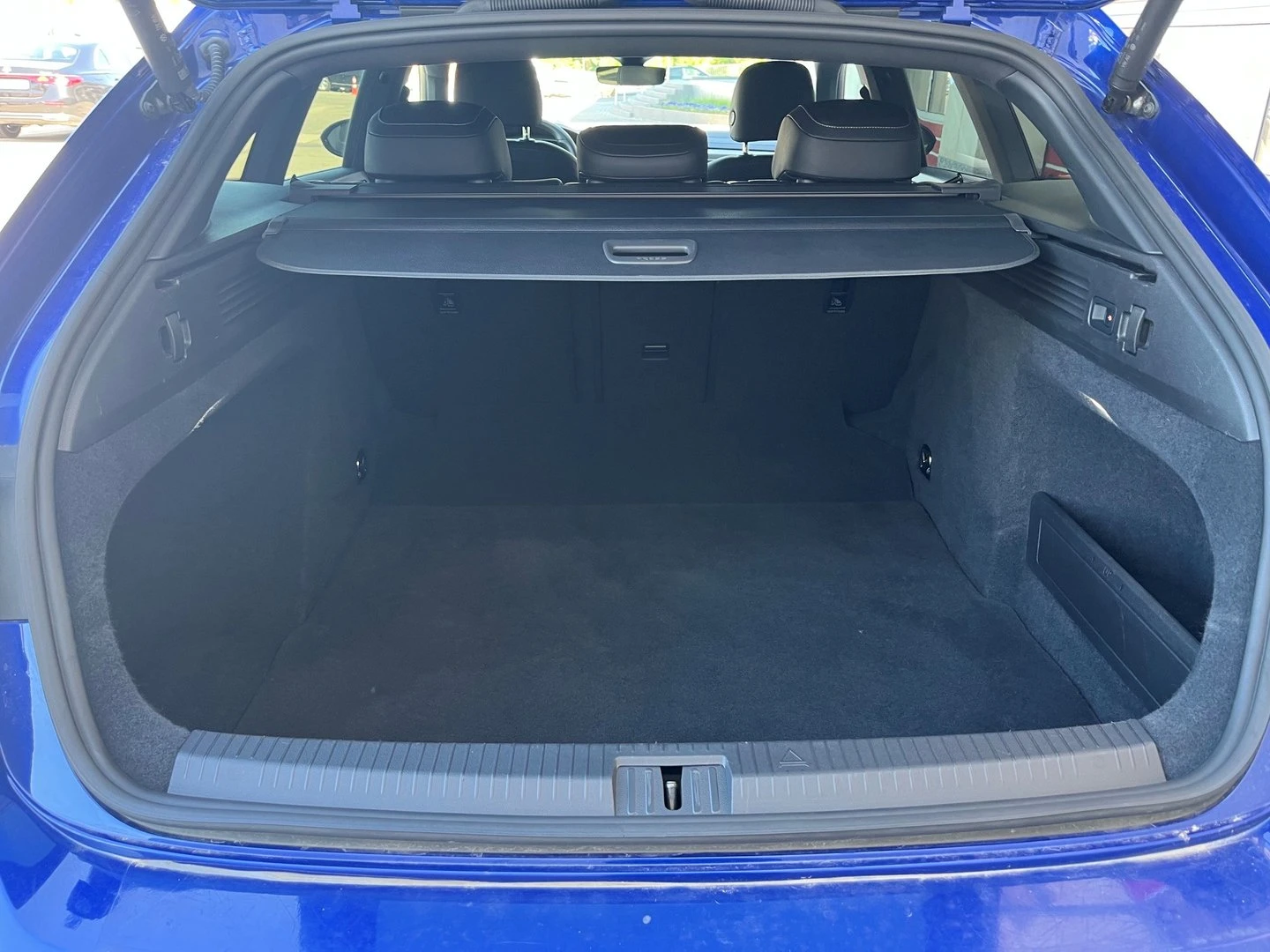 VW Arteon, снимка 4 - Автомобили и джипове - 56421780