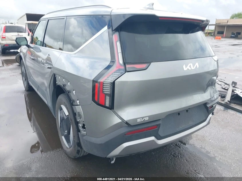 Kia EV9 Wind, снимка 3 - Автомобили и джипове - 54832132