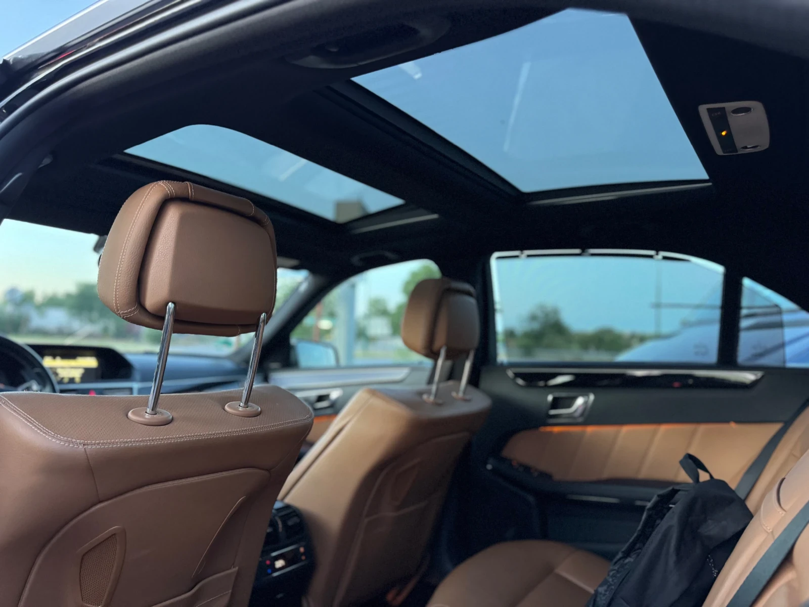 Mercedes-Benz E 350 AMG PANO MASAGGE KAMERI FULL, снимка 14 - Автомобили и джипове - 54910722