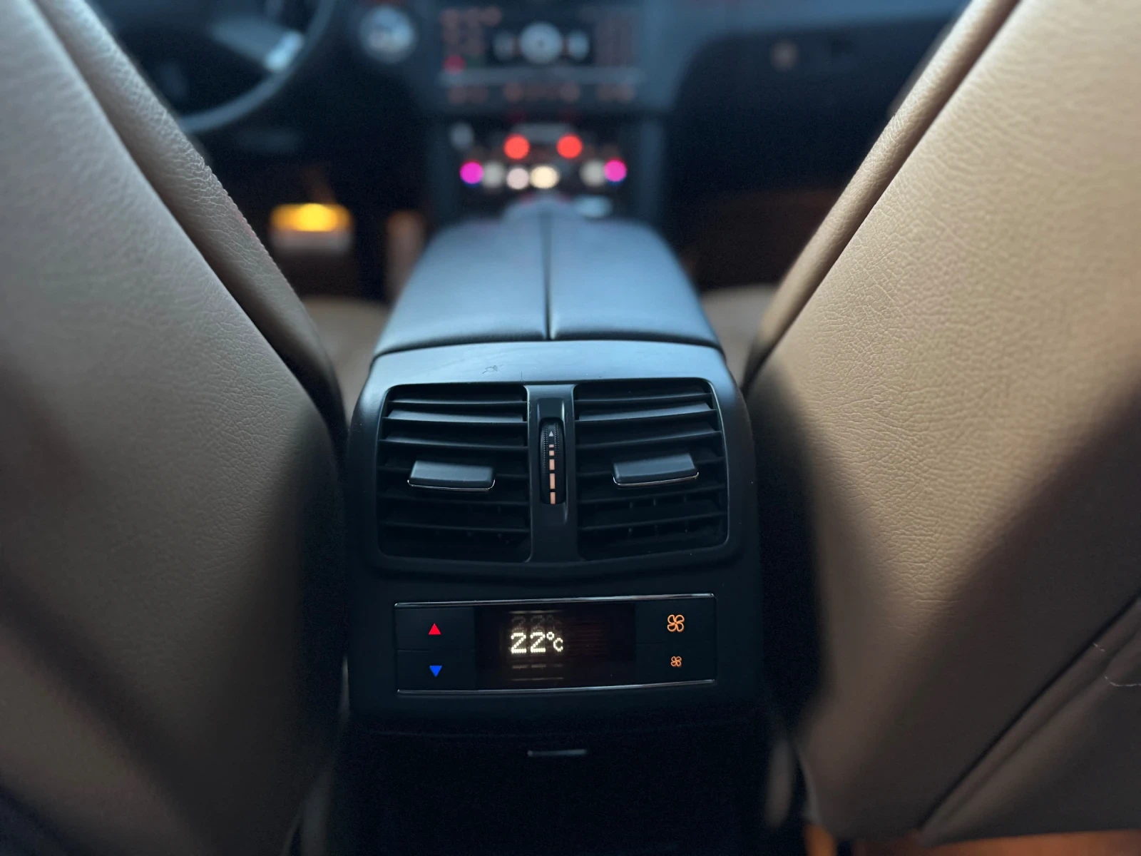 Mercedes-Benz E 350 AMG PANO MASAGGE KAMERI FULL, снимка 13 - Автомобили и джипове - 54910722