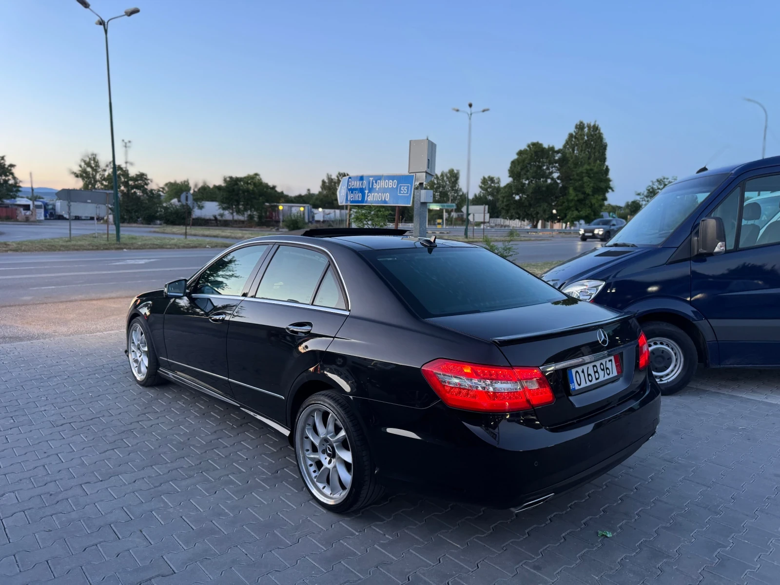 Mercedes-Benz E 350 AMG PANO MASAGGE KAMERI FULL, снимка 6 - Автомобили и джипове - 54910722