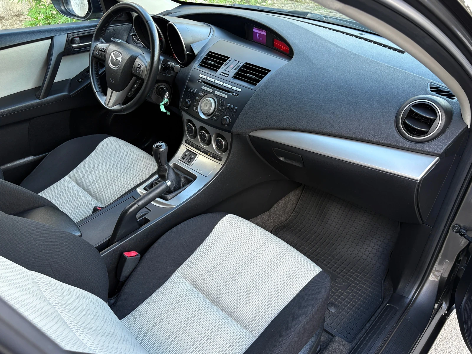 Mazda 3 1.6i LIMITED* 96 000км* , снимка 7 - Автомобили и джипове - 54963889