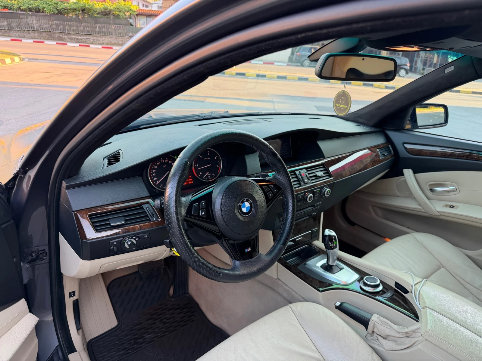 BMW 530 D/M-Pack/Facelift!, снимка 10 - Автомобили и джипове - 55092738