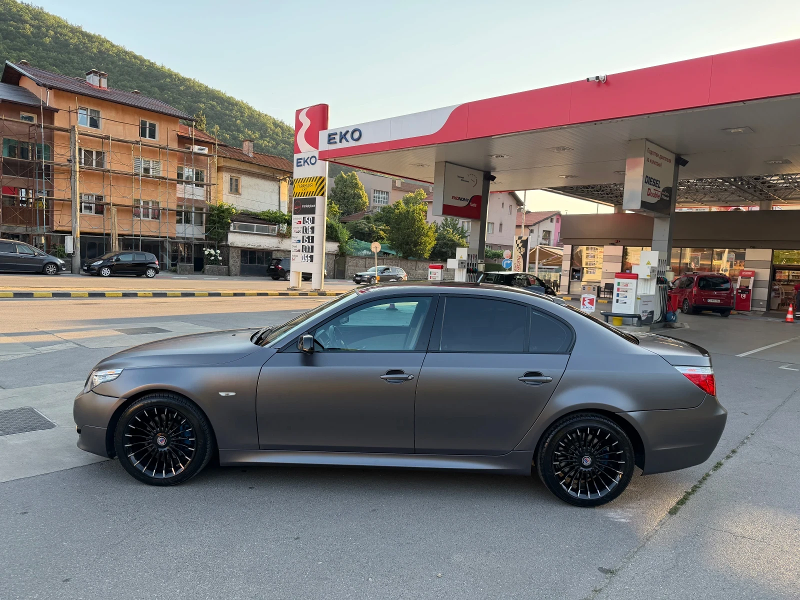 BMW 530 D/M-Pack/Facelift!, снимка 4 - Автомобили и джипове - 55092738