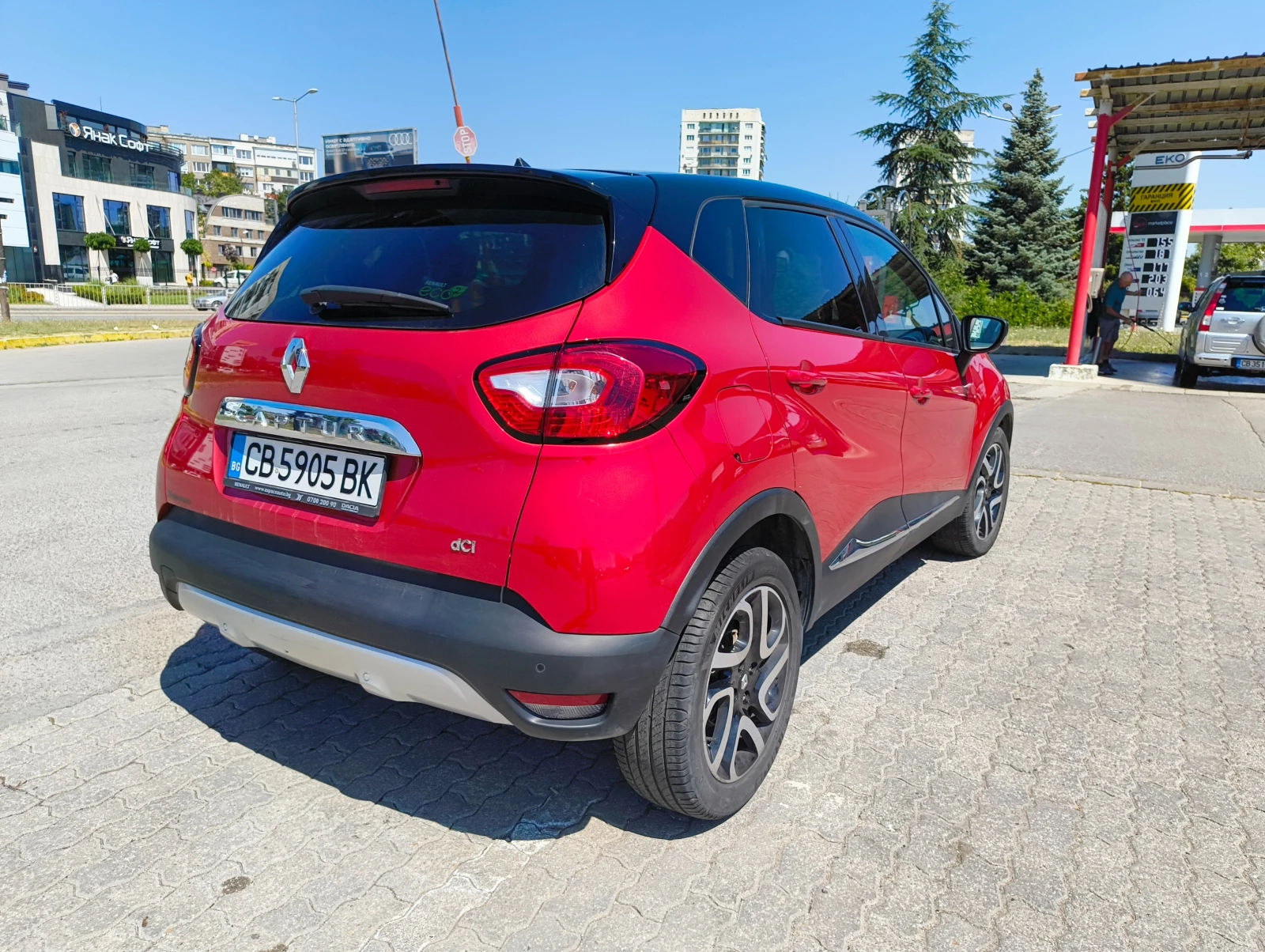Renault Captur, снимка 4 - Автомобили и джипове - 55612231