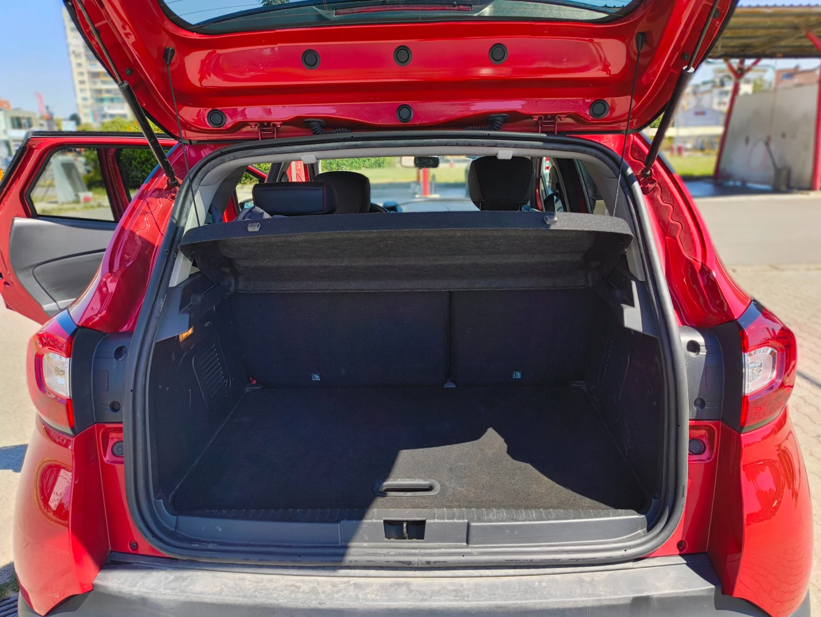 Renault Captur, снимка 10 - Автомобили и джипове - 55612231