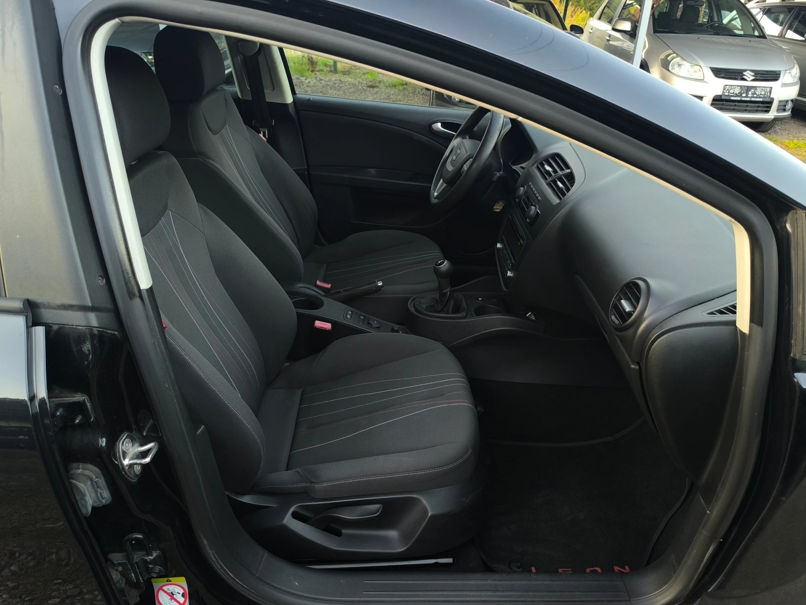 Seat Leon FACE LIFT-1.6TDI-90кс-КЛИМАТРОНИК-EURO 5b !!!, снимка 15 - Автомобили и джипове - 56130110