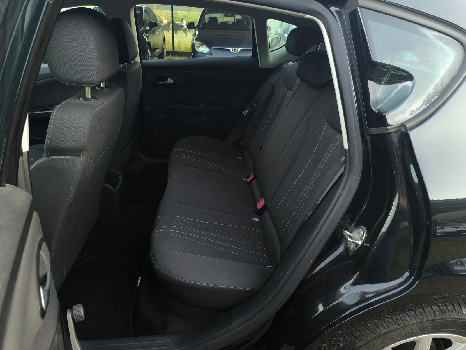 Seat Leon FACE LIFT-1.6TDI-90кс-КЛИМАТРОНИК-EURO 5b !!!, снимка 12 - Автомобили и джипове - 56130110