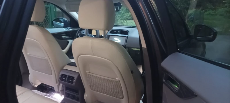 Jaguar F-PACE 25t, снимка 12 - Автомобили и джипове - 50919300
