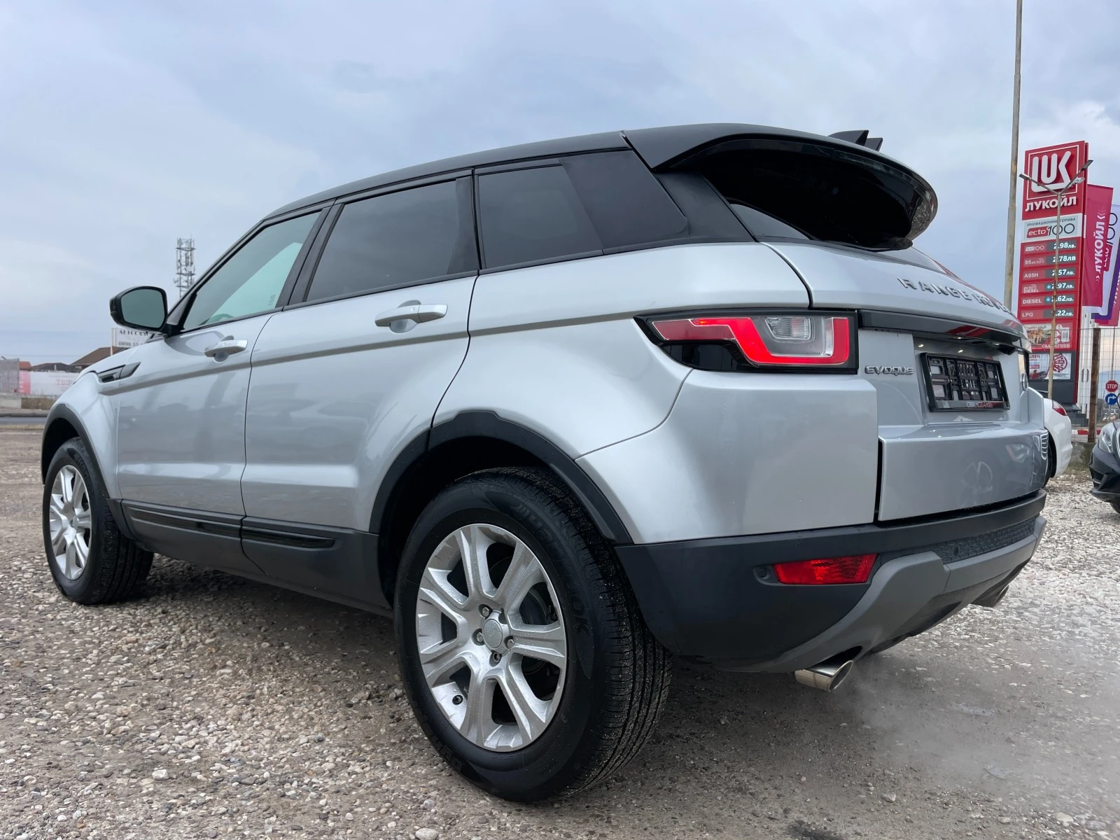 Land Rover Range Rover Evoque 2.0т AWD 9ск, Автомат - изображение 4