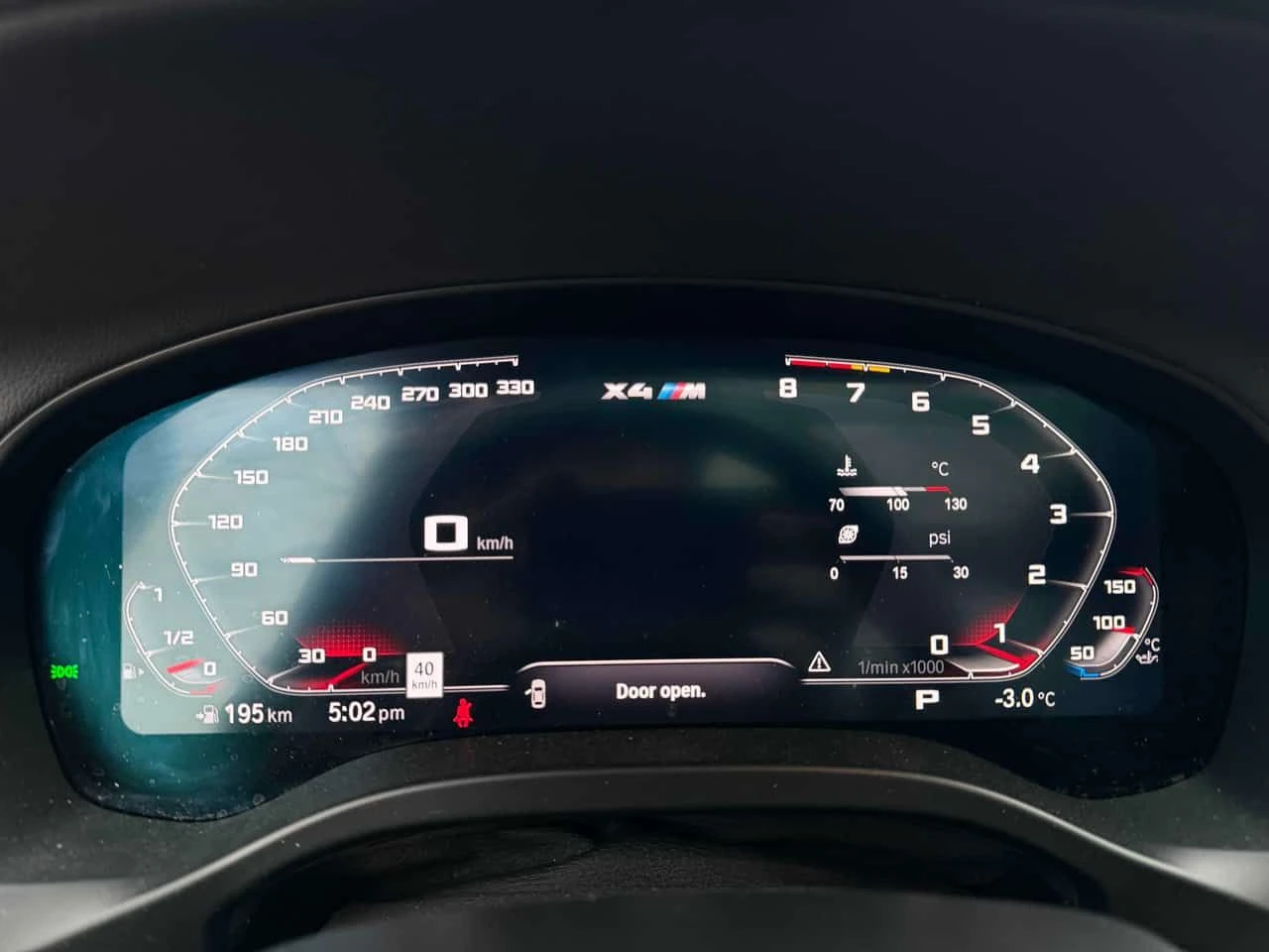 BMW X4 * Competition * КАРБОН * 360 * ОБДУХВАНЕ , снимка 8 - Автомобили и джипове - 53824422