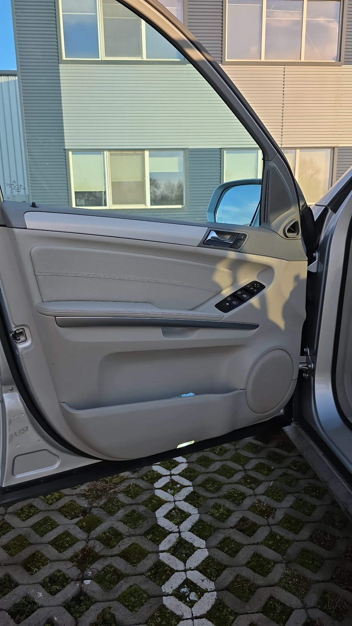 Mercedes-Benz ML 320 4matic, снимка 6 - Автомобили и джипове - 54331671