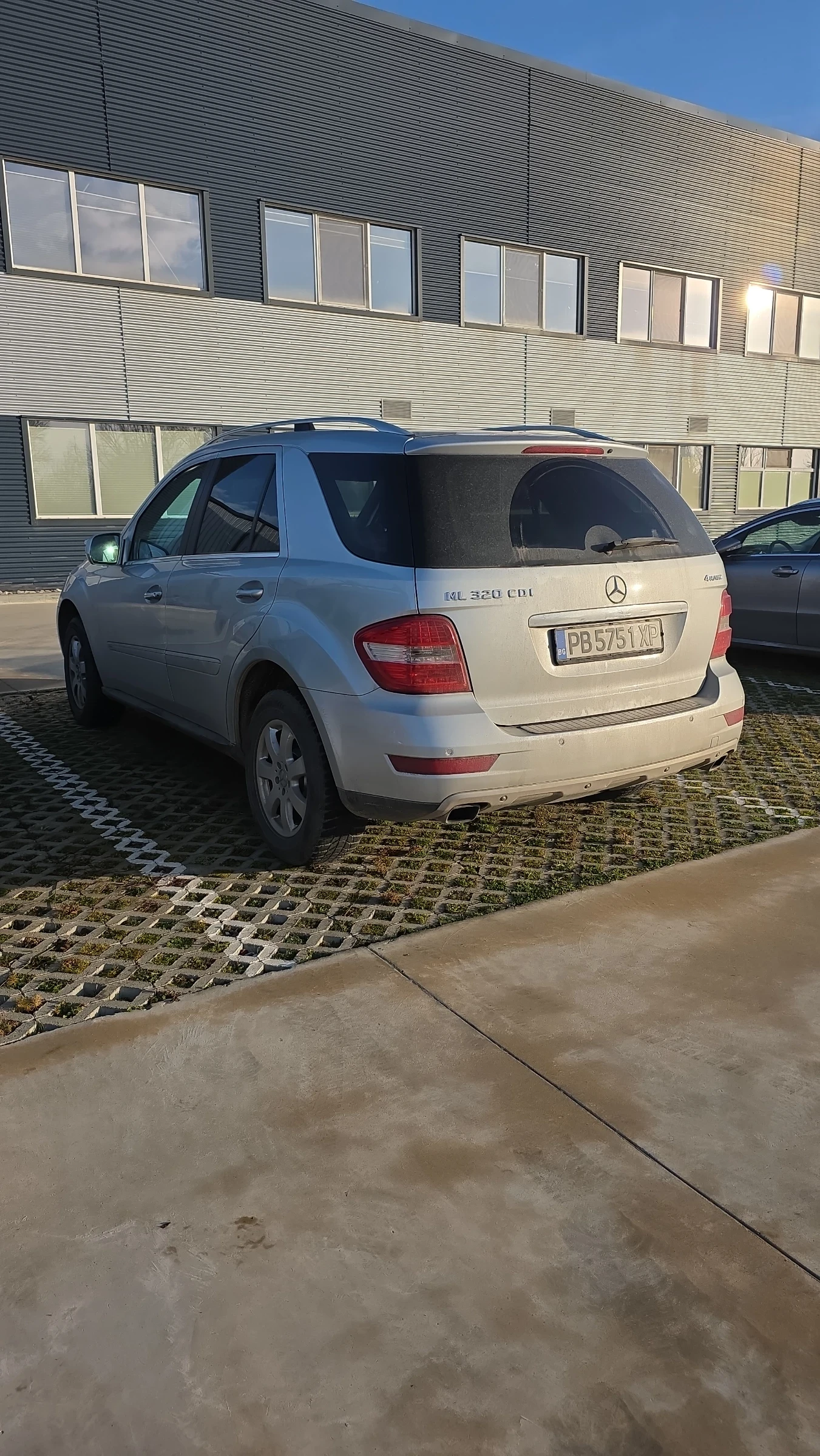 Mercedes-Benz ML 320 4matic, снимка 5 - Автомобили и джипове - 54331671