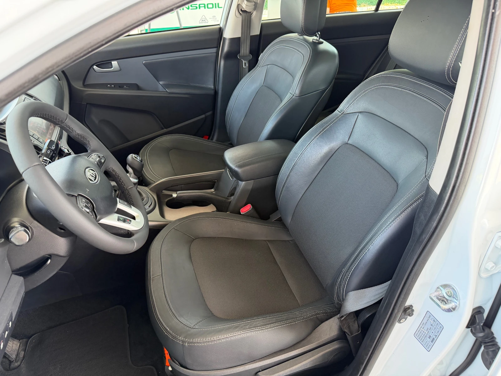 Kia Sportage 1.6 БЕНЗИН ТОП!!!, снимка 11 - Автомобили и джипове - 55340439
