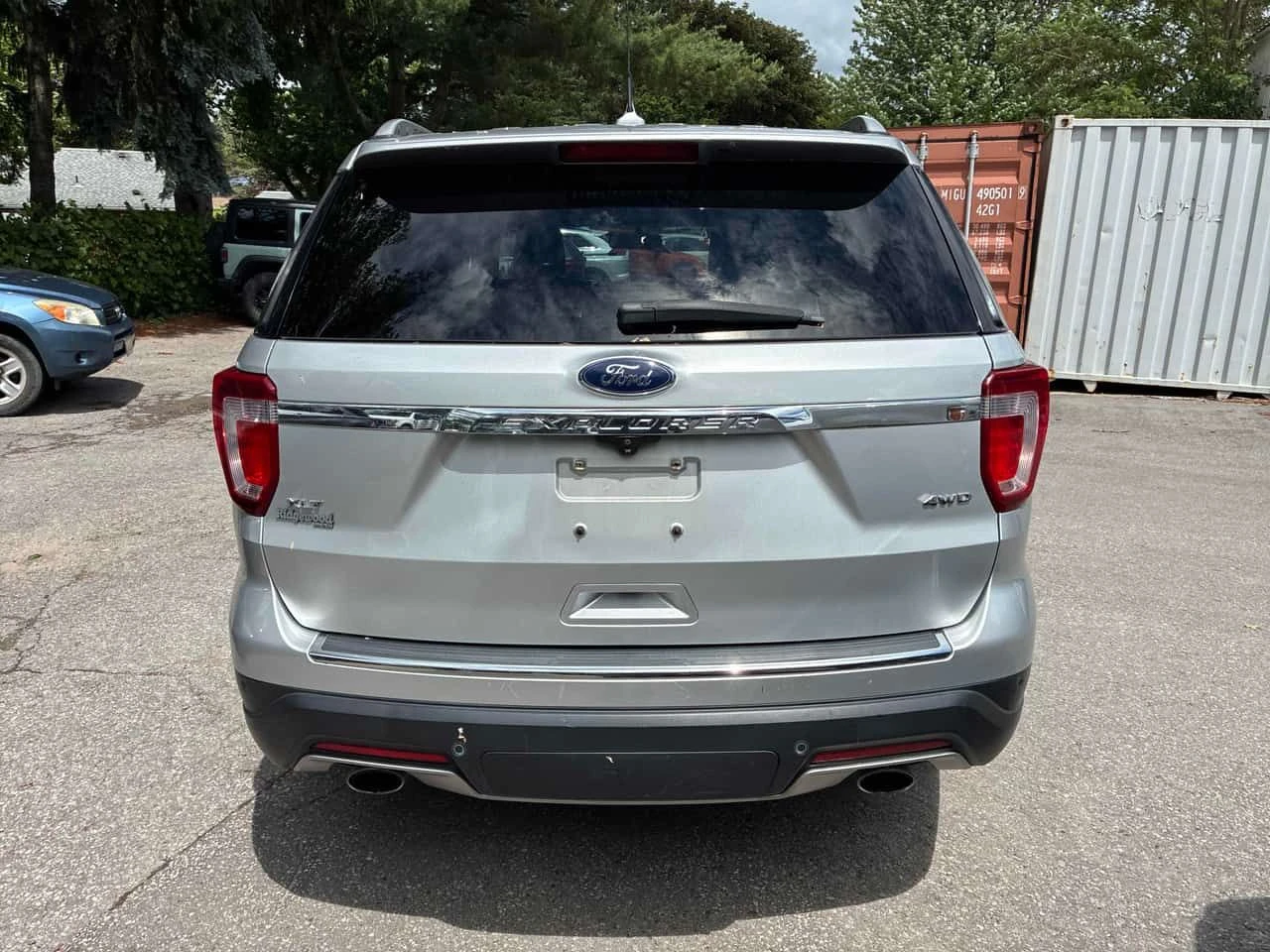 Ford Explorer * XLT * CARFAX * БЕЗ ПЪРВОНАЧАЛНА ВНОСКА, снимка 4 - Автомобили и джипове - 55374903