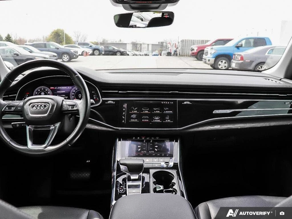 Audi Q8 55 TFSI Quattro Progressiv* DISTRONIC* 360* PANO* , снимка 11 - Автомобили и джипове - 55512777
