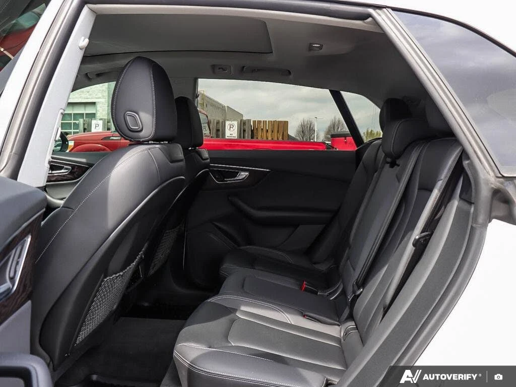 Audi Q8 55 TFSI Quattro Progressiv* DISTRONIC* 360* PANO* , снимка 17 - Автомобили и джипове - 55512777