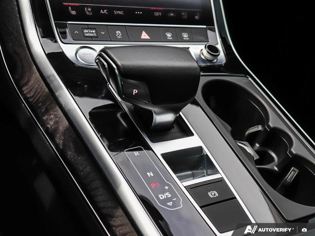 Audi Q8 55 TFSI Quattro Progressiv* DISTRONIC* 360* PANO* , снимка 16 - Автомобили и джипове - 55512777