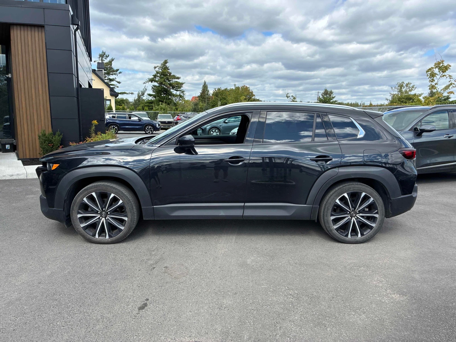 Mazda CX-50 * GT w/Turbo AWD * CARFAX * ОПЦИЯ ЗА ФИНАНСИРАНЕ, снимка 15 - Автомобили и джипове - 56087304