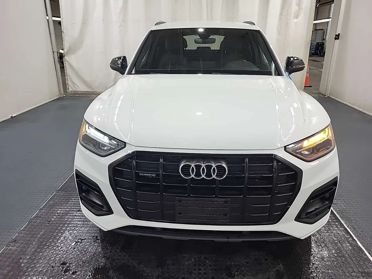 Audi Q5 * 45 Tfsi Quattro Komfort * ПРЕДСТАВИТЕЛСТВО, снимка 2 - Автомобили и джипове - 56332626