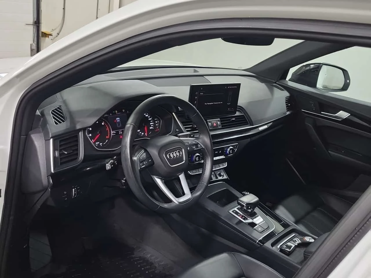 Audi Q5 * 45 Tfsi Quattro Komfort * ПРЕДСТАВИТЕЛСТВО, снимка 11 - Автомобили и джипове - 56332626