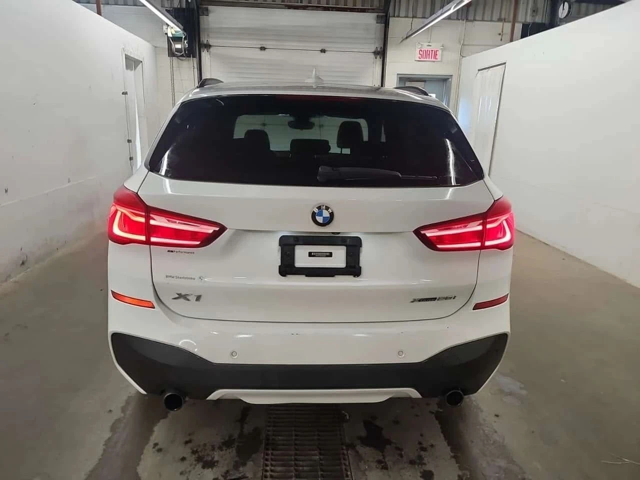 BMW X1, снимка 17 - Автомобили и джипове - 56686475