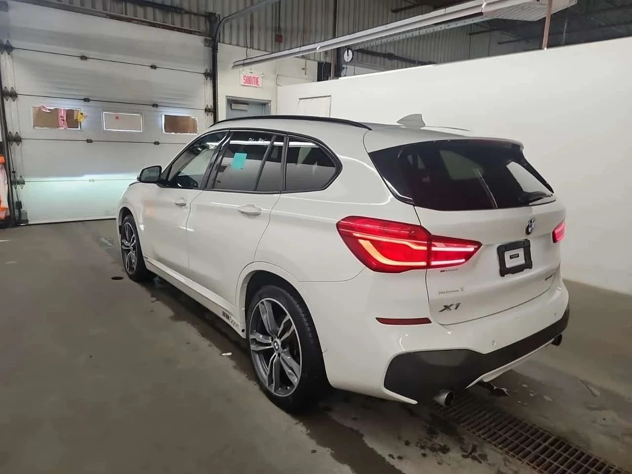 BMW X1, снимка 4 - Автомобили и джипове - 56686475