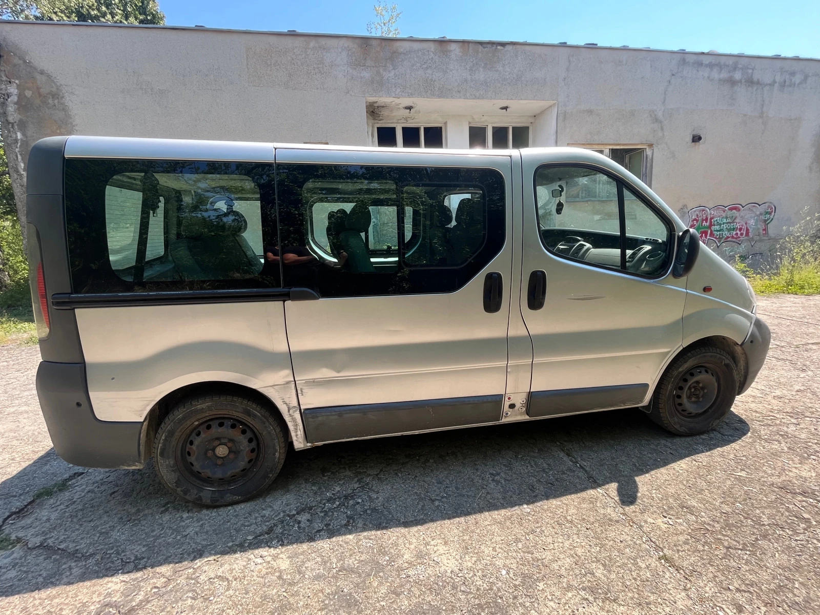 Opel Vivaro 1.9-101к.с - изображение 2