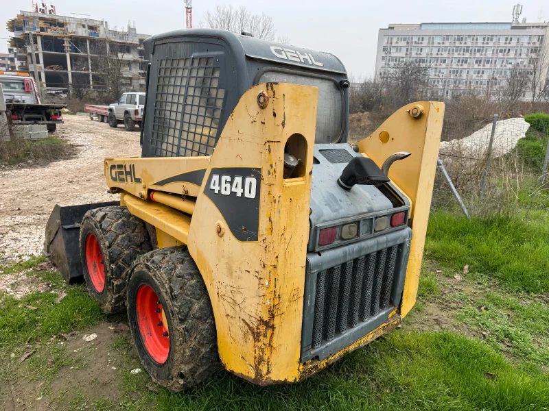 Мини челни товарачи GEHL 4640 TURBO, снимка 5 - Индустриална техника - 52654275