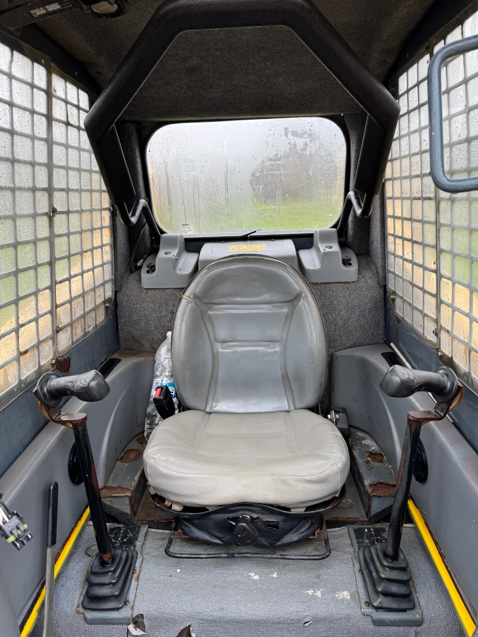 Мини челни товарачи GEHL 4640 TURBO - изображение 6