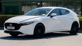 Mazda 3 Facelift 1.8d SkyActiv-D топ състояние лизинг, снимка 3 - Автомобили и джипове - 42576911