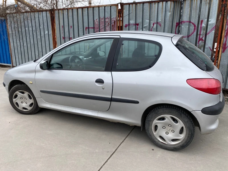 Peugeot 206, снимка 3 - Автомобили и джипове - 46805133