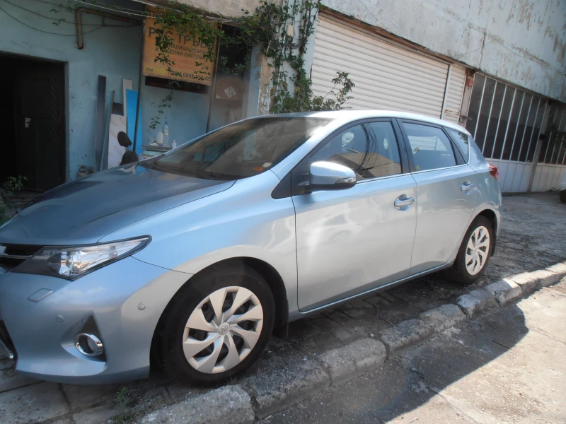 Toyota Auris 2.0 D4D, снимка 3 - Автомобили и джипове - 47305347