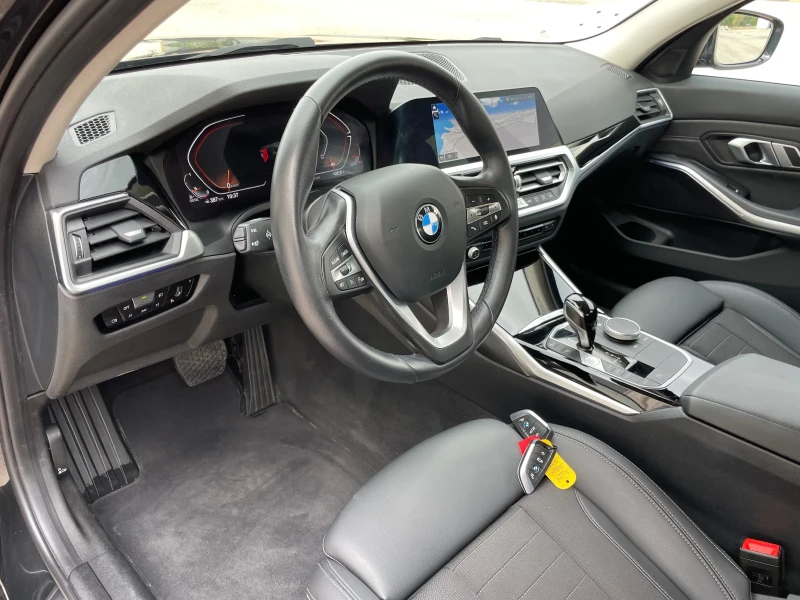 BMW 320 Sport Line , снимка 8 - Автомобили и джипове - 47072730