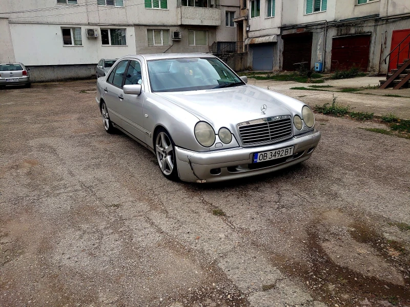 Mercedes-Benz E 220 220CDI, снимка 2 - Автомобили и джипове - 47305606